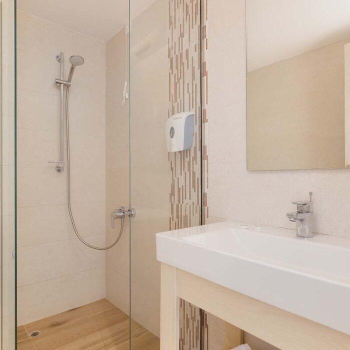 accommodation nafsika room shower